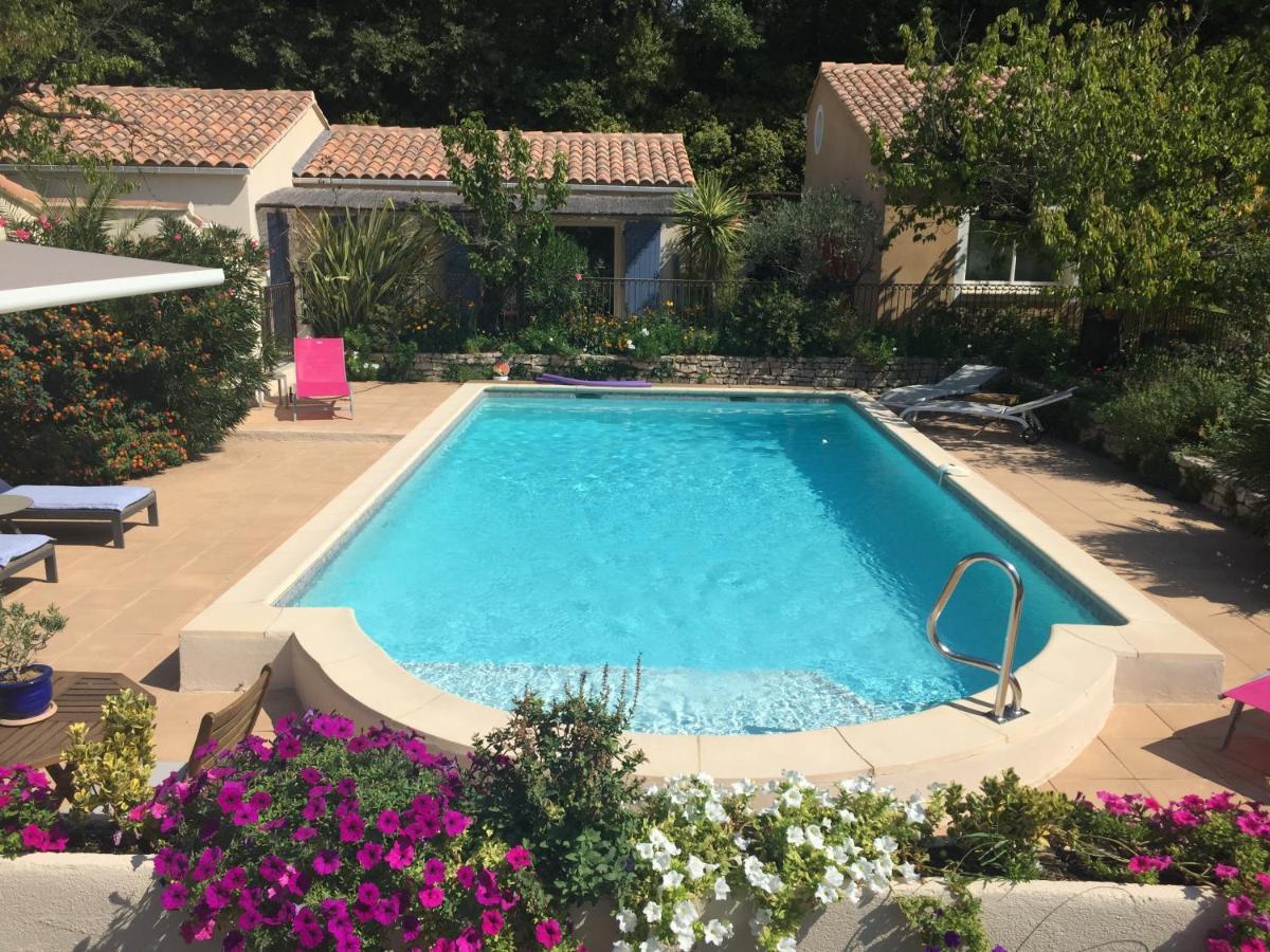 Les Hauts D'Eyragues Gite Aigue Marine Meuble Classe 4 Etoiles Exterior photo